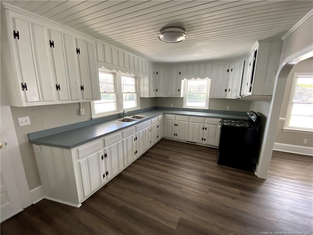 1502 Gillespie Street Property Photo 3