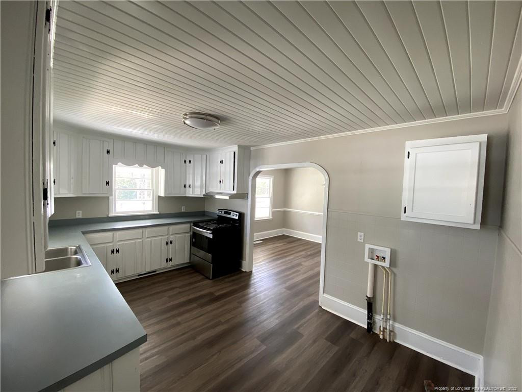 1502 Gillespie Street Property Photo 4