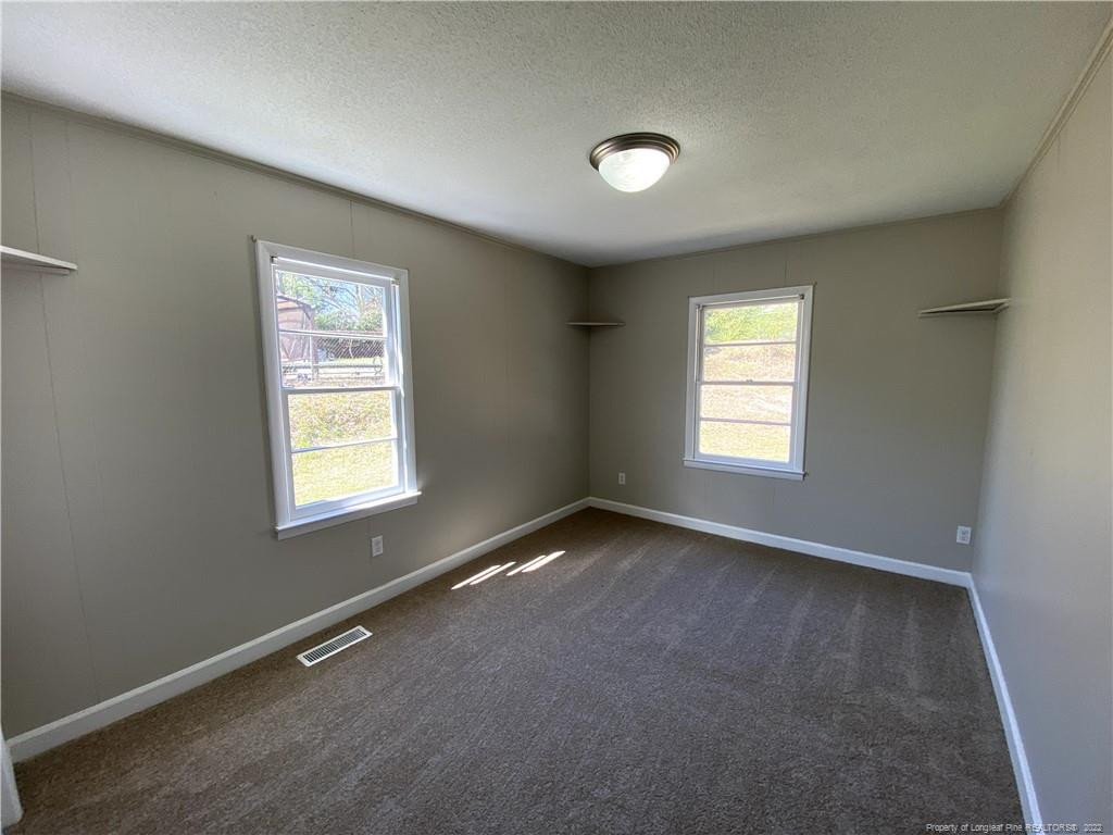 1502 Gillespie Street Property Photo 13