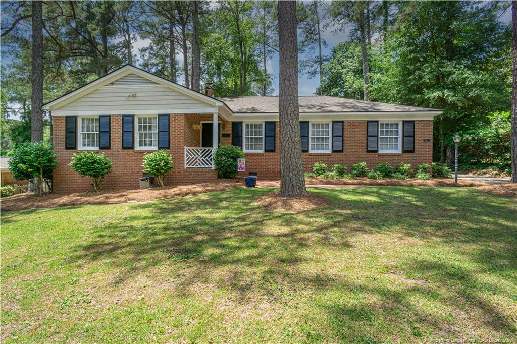2613 N Edgewater Drive Property Photo 1