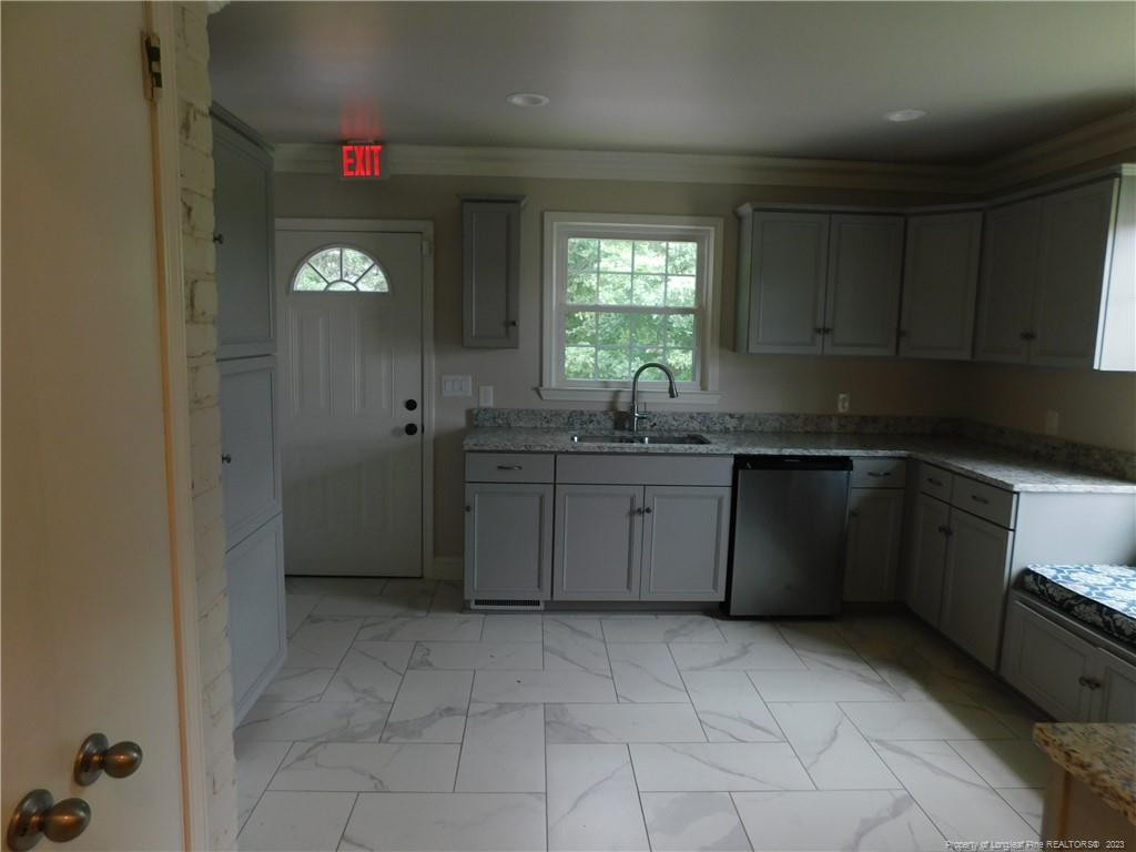 2406 N Roberts Avenue Property Photo 9