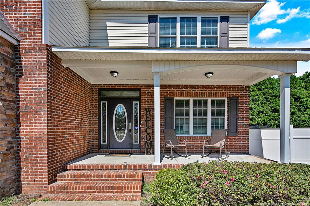 708 Maple Grove Court Property Photo 4