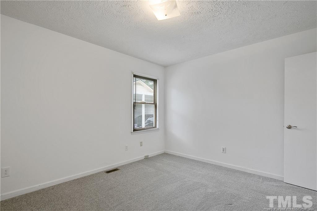112 Dundee Lane Property Photo 38