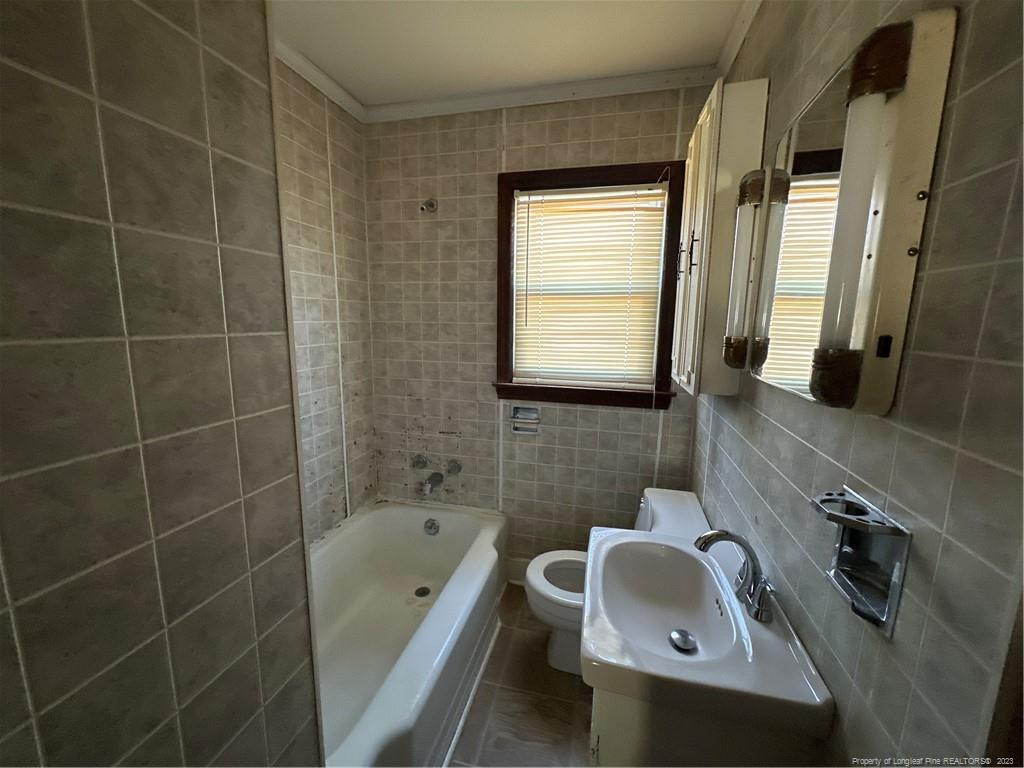 1401 N Bragg Boulevard Property Photo 4