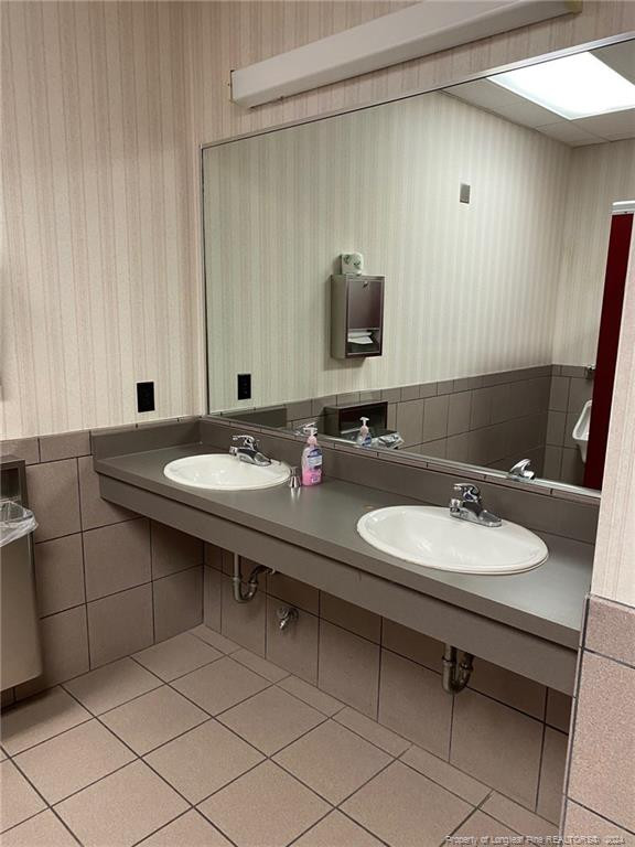 2550 Ravenhill Drive # 202 Property Photo 6
