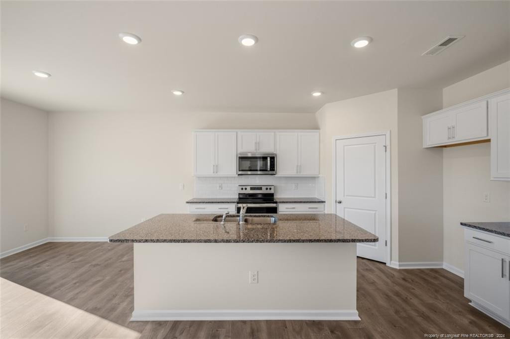 77 Finsbury Court Property Photo 10