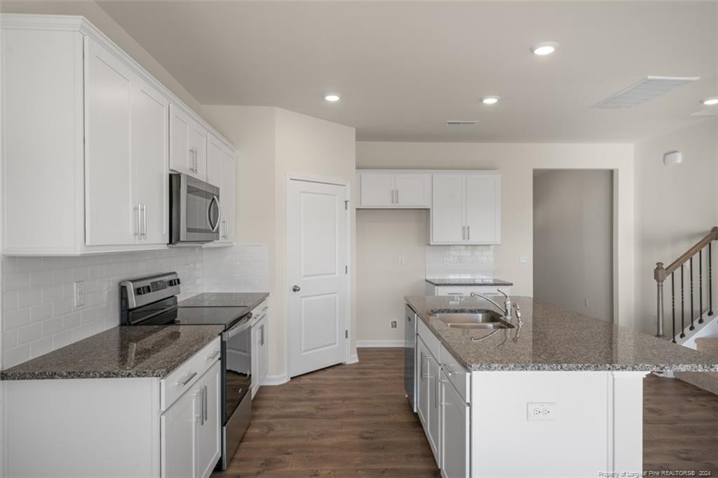 77 Finsbury Court Property Photo 13