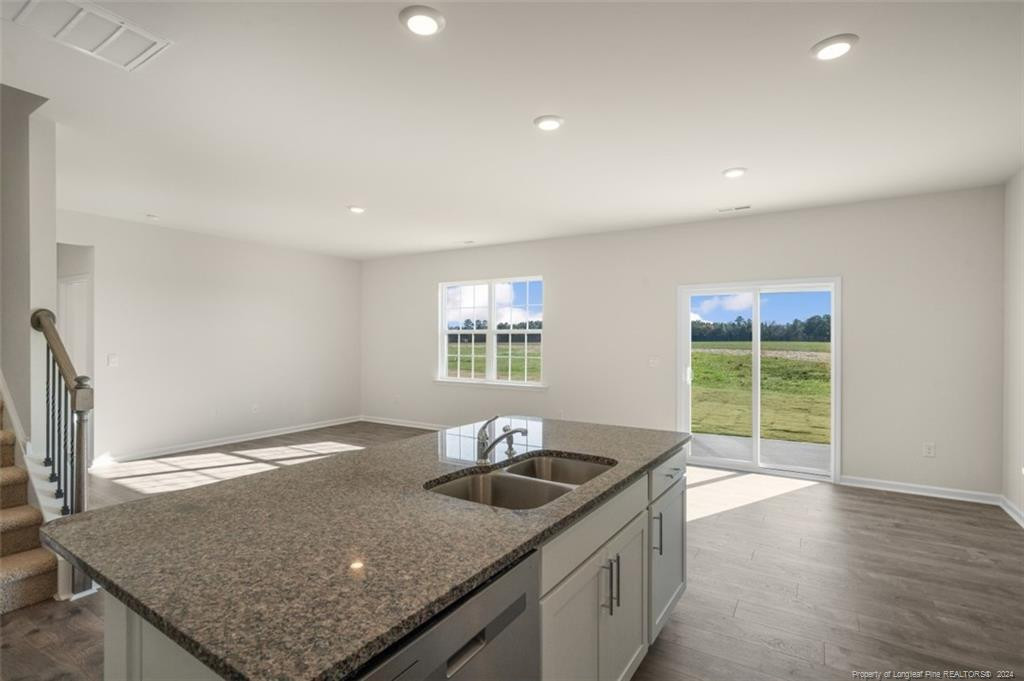 77 Finsbury Court Property Photo 14