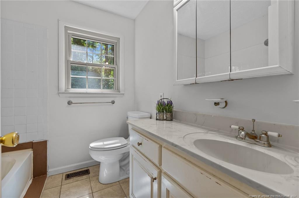 206 W Rockingham Road Property Photo 17
