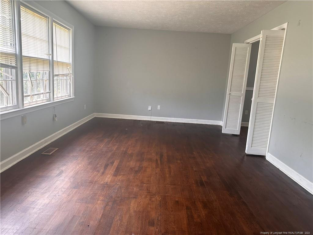 306 W 33rd Street Property Photo 11