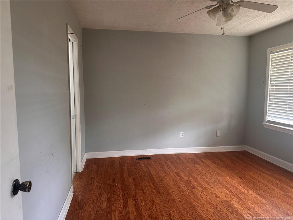 306 W 33rd Street Property Photo 16