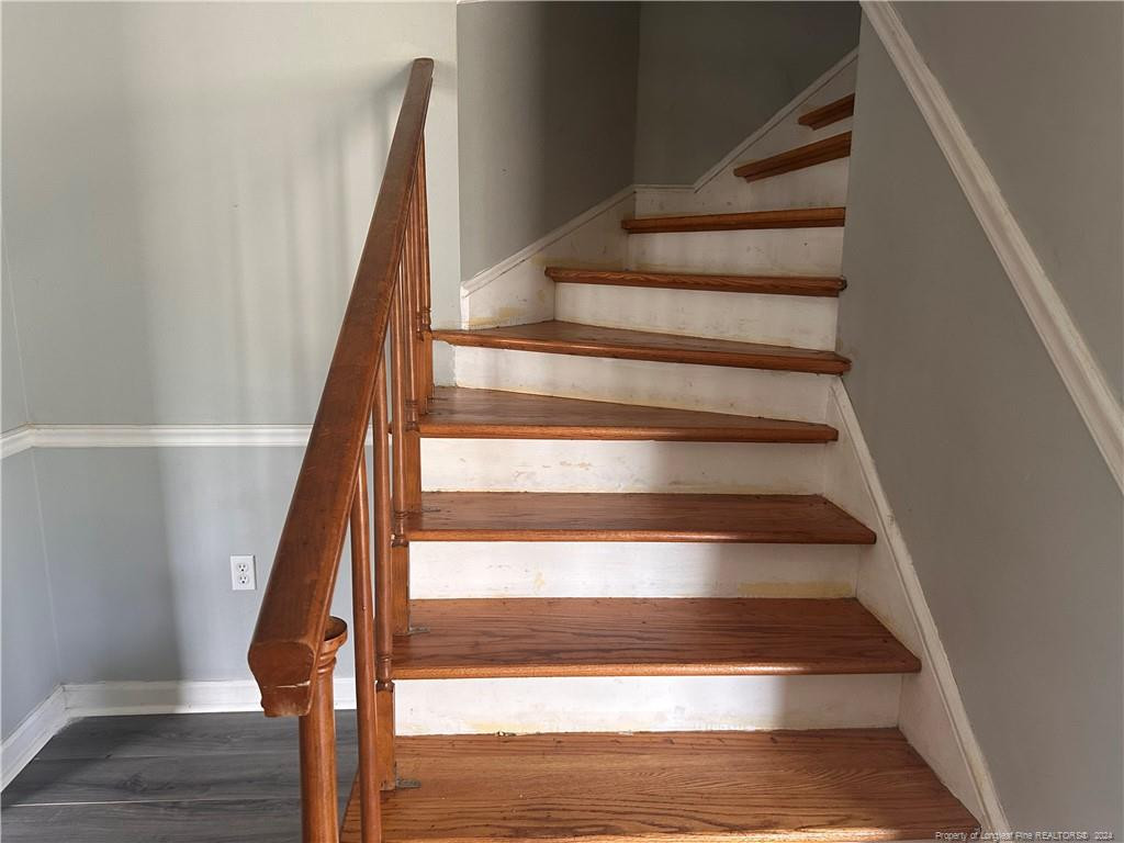 306 W 33rd Street Property Photo 17