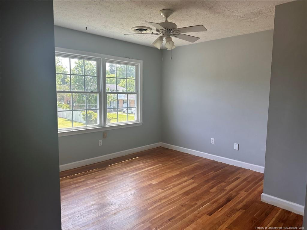 306 W 33rd Street Property Photo 19