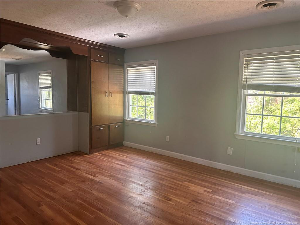 306 W 33rd Street Property Photo 22