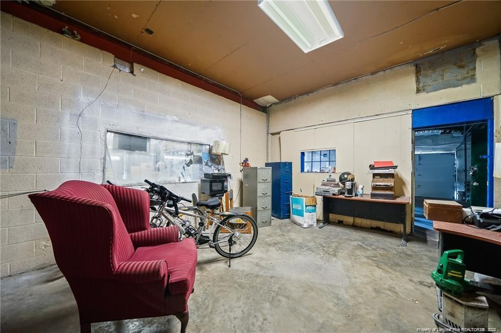 100 Poe Avenue Property Photo 22