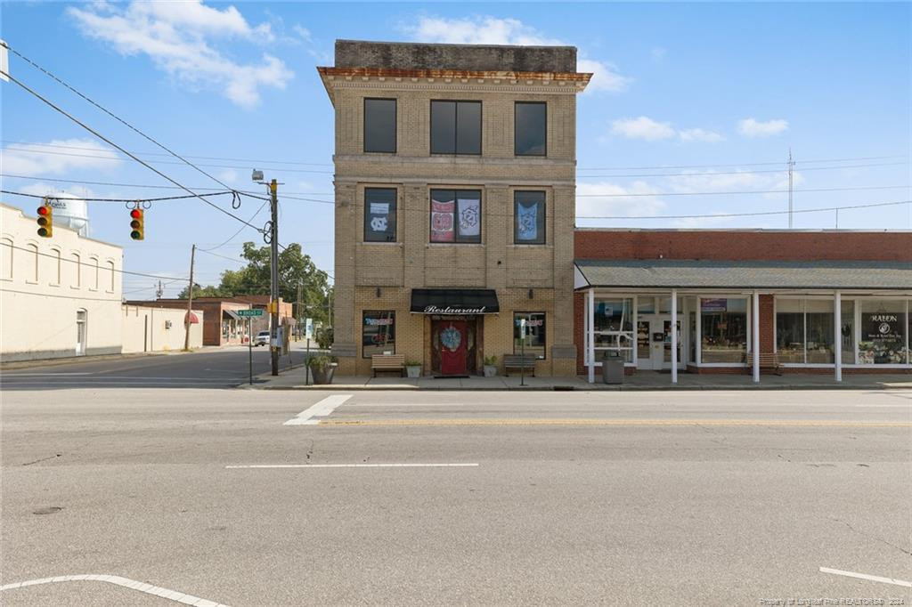 201 W Broad Street Property Photo 1