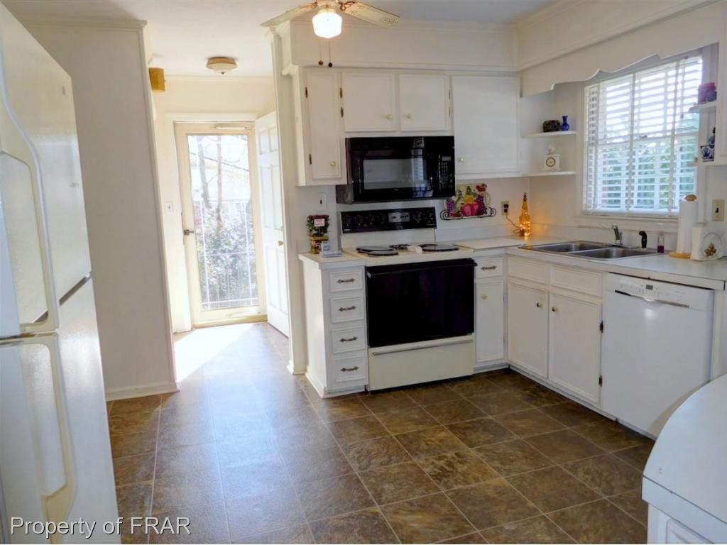 2729 Colgate Drive Property Photo 11