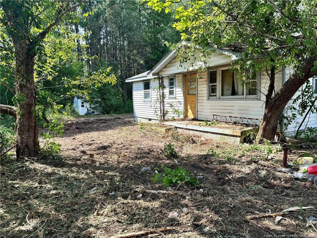 725 Barnes Drive Property Photo 1
