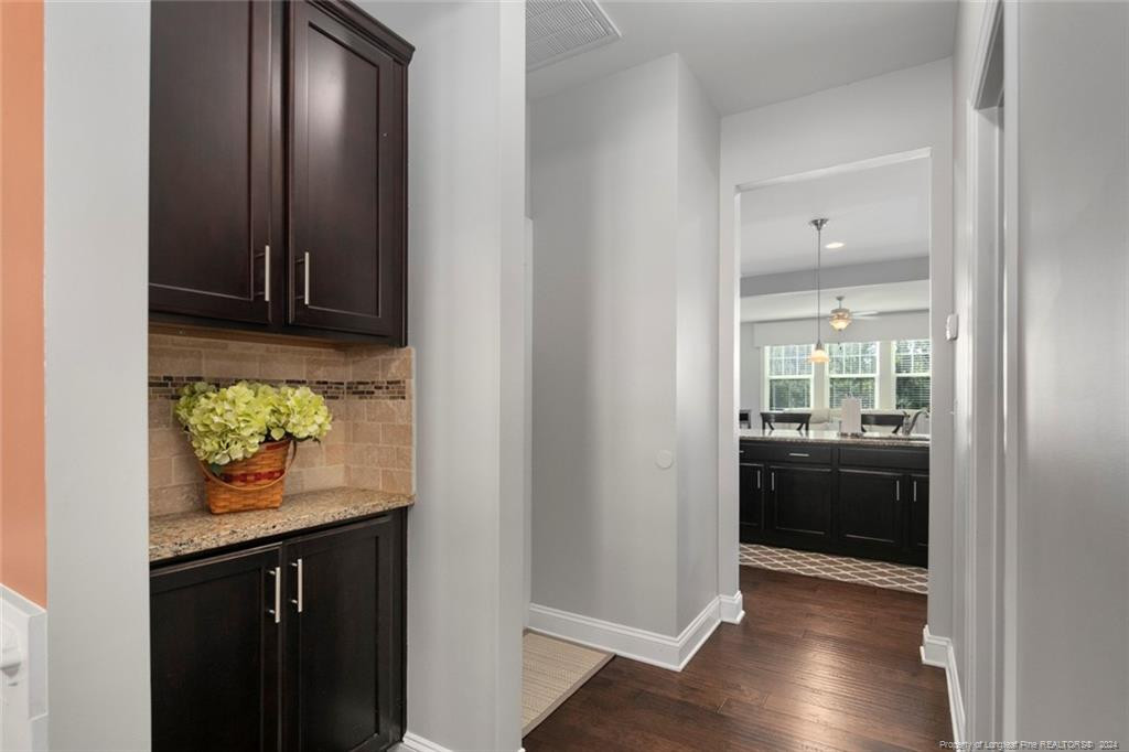 1400 Vergeland Drive Property Photo 9