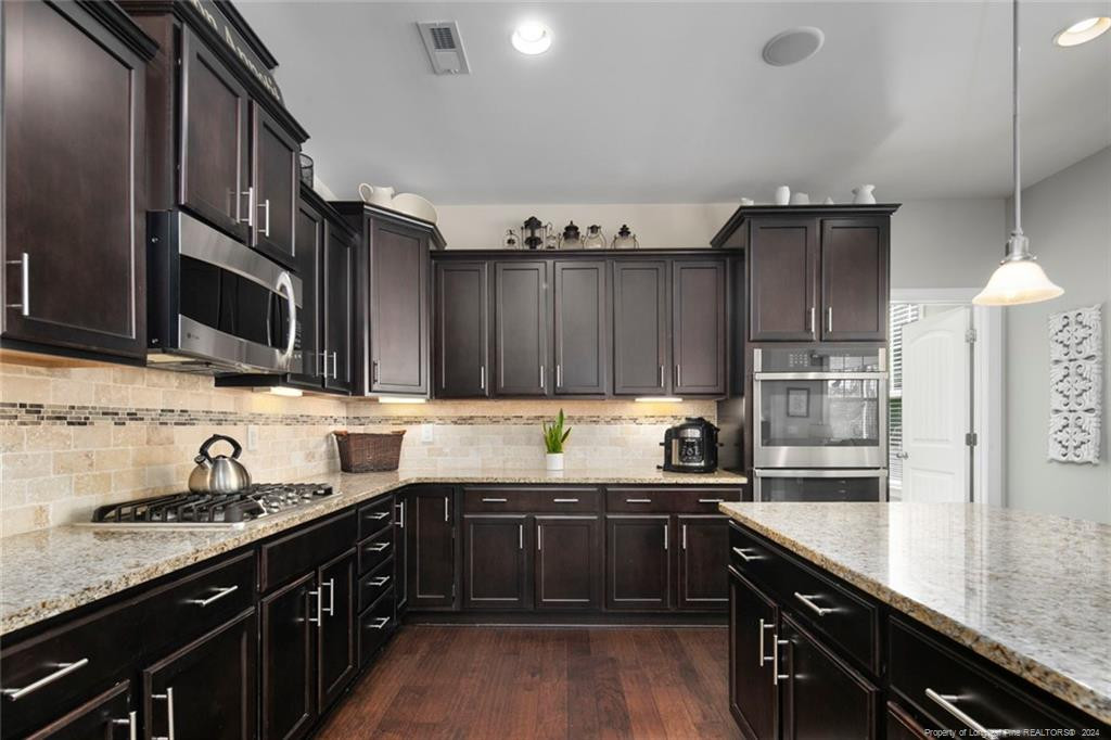 1400 Vergeland Drive Property Photo 15