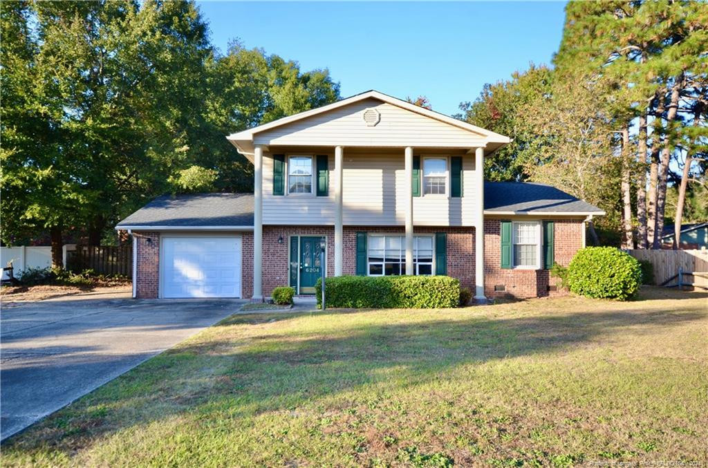 6204 Maple Leaf Court Property Photo 1