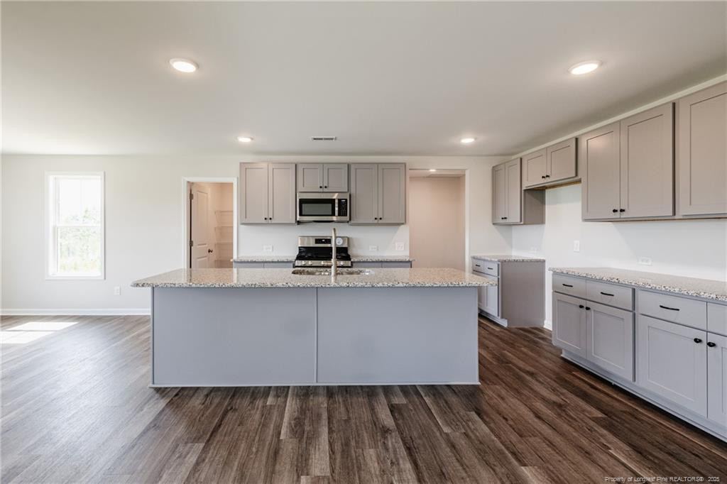 2121 Purebred Circle Property Photo 9