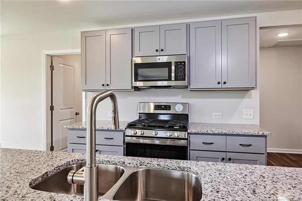 2121 Purebred Circle Property Photo 15