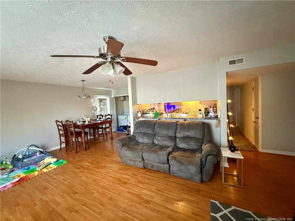 7213 Reedy Creek Drive Property Photo 4