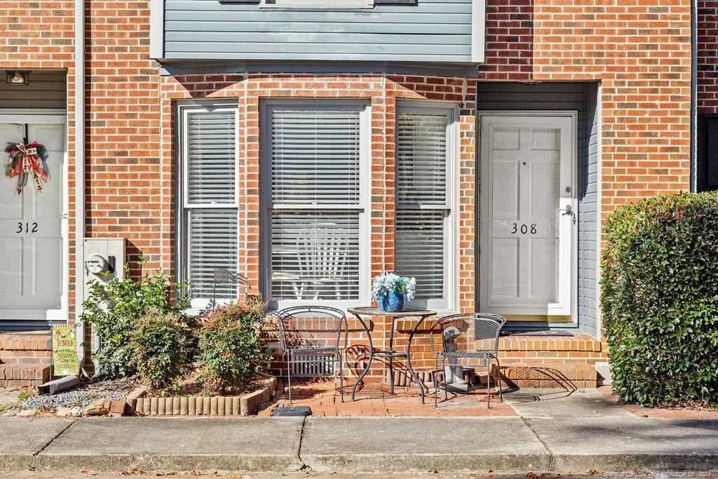 308 Ayrshire Court Property Photo 2