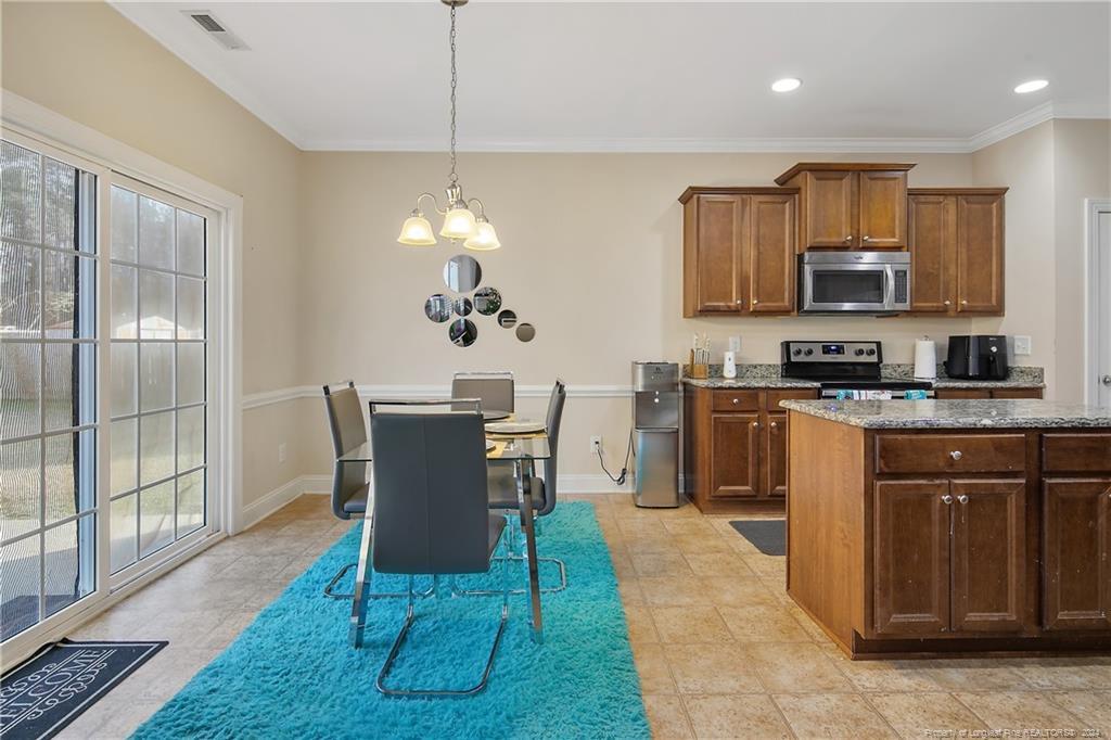 1033 Bombay Drive Property Photo 12