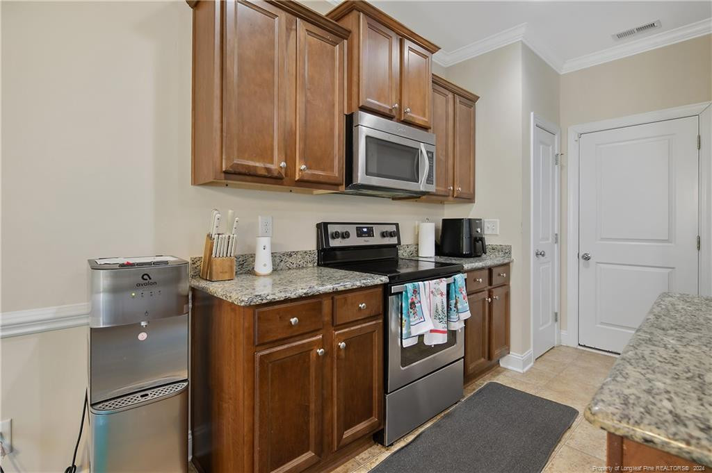 1033 Bombay Drive Property Photo 17