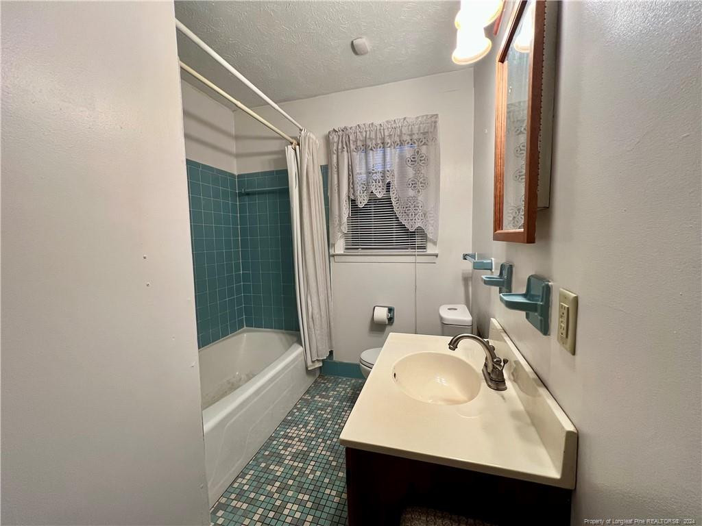 225 Vineland Drive Property Photo 14