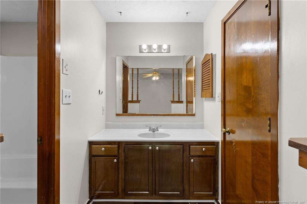 5811 Waters Edge Drive Property Photo 19