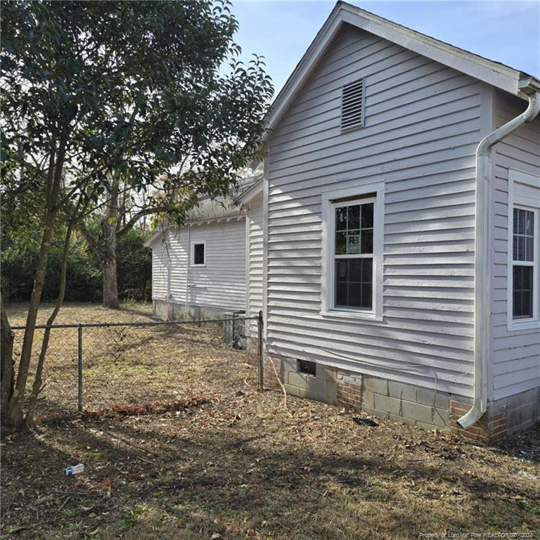 223 E Vance Street Property Photo 11