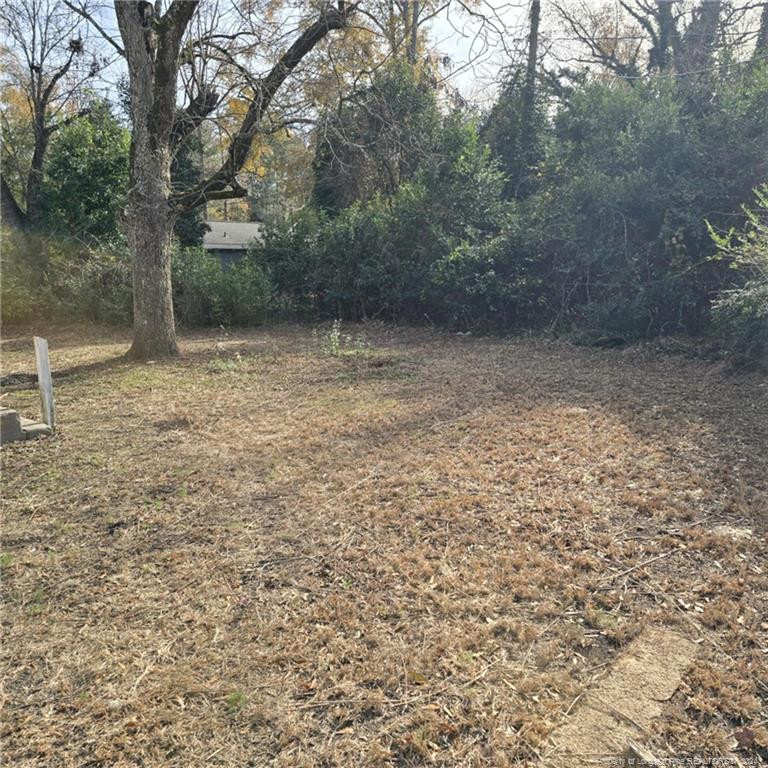 223 E Vance Street Property Photo 14