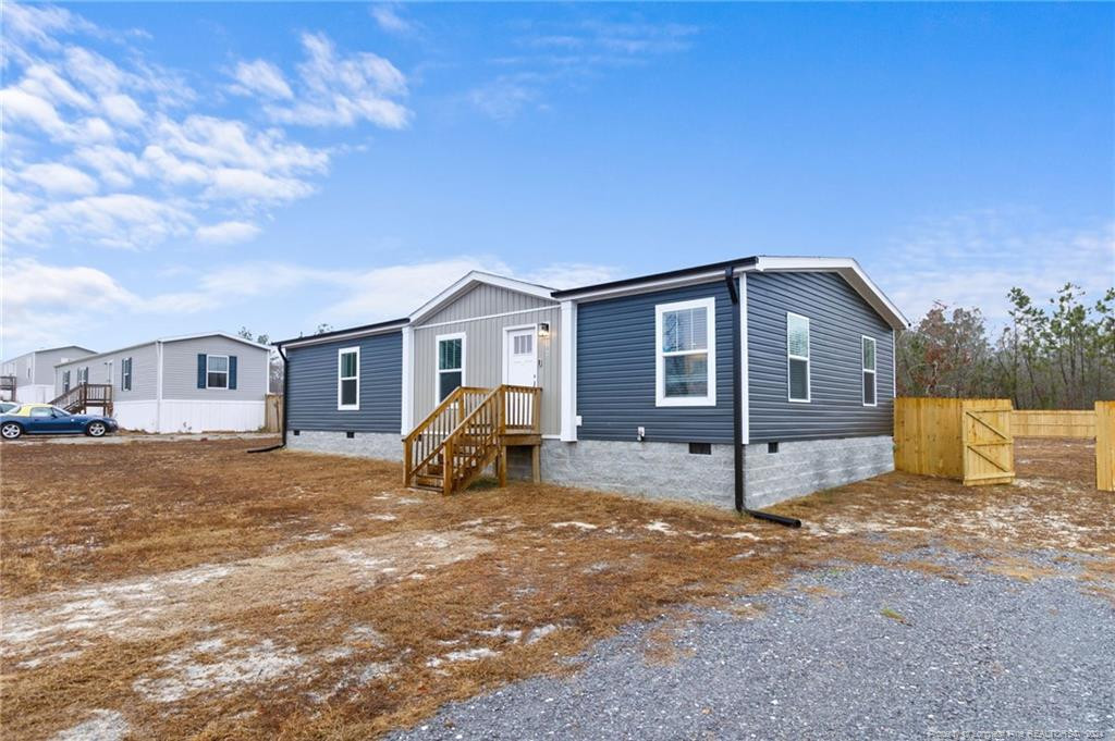 190 Pine Oak Property Photo 3