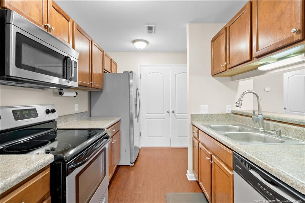 661-10 Barton's Landing Place Property Photo 14