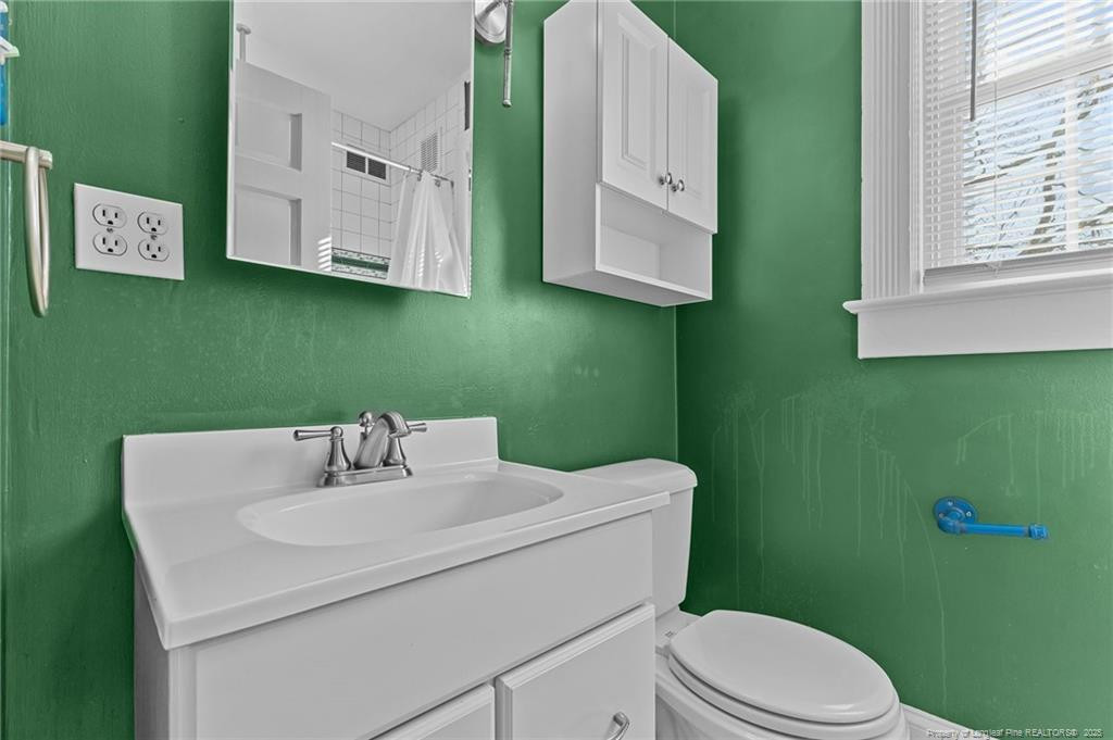 905 Clarendon Street Property Photo 22