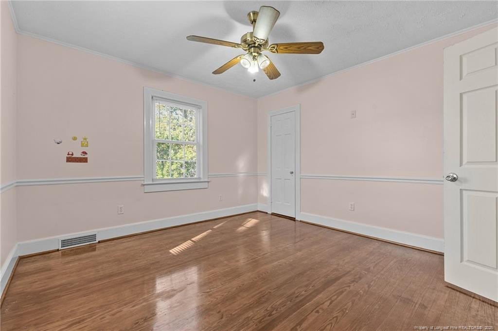 905 Clarendon Street Property Photo 25