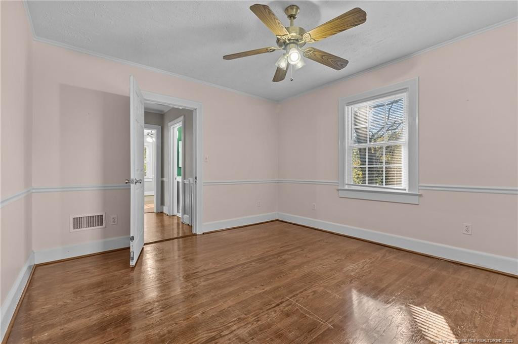 905 Clarendon Street Property Photo 26