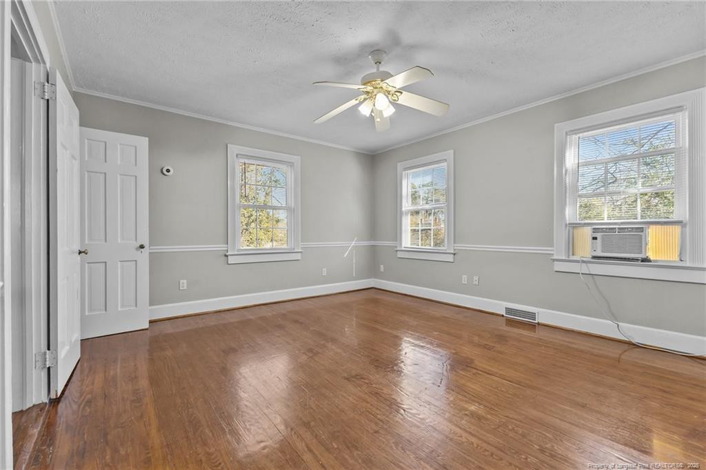 905 Clarendon Street Property Photo 30