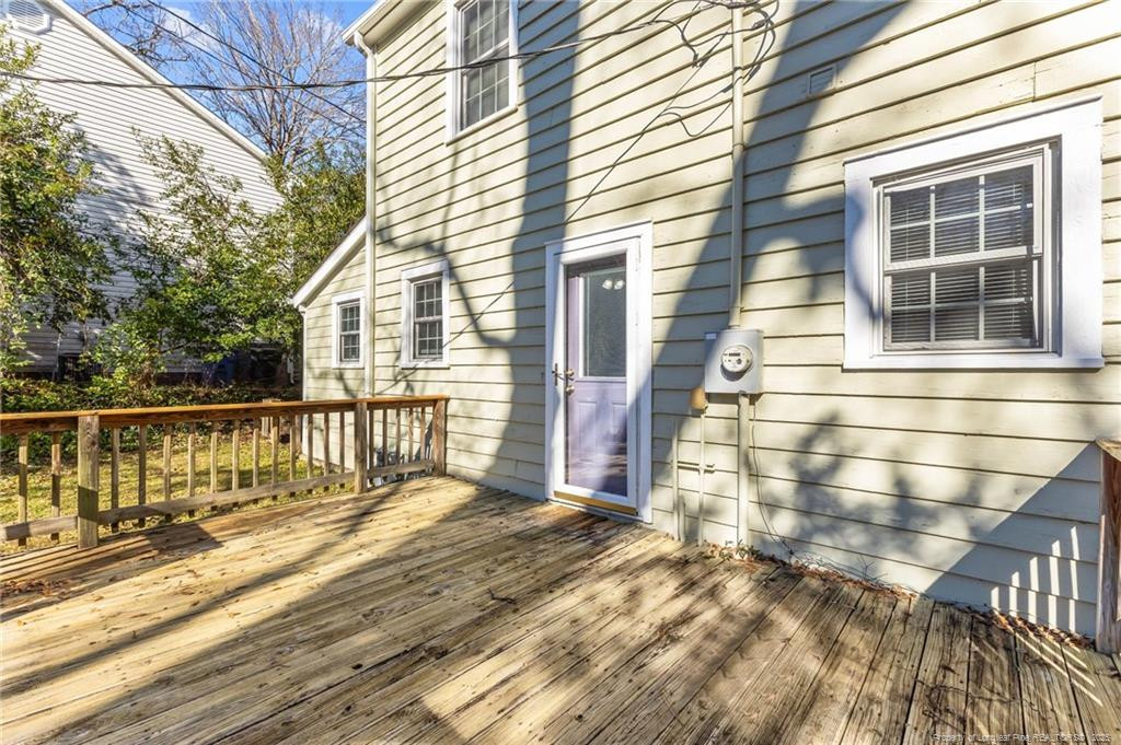 905 Clarendon Street Property Photo 34