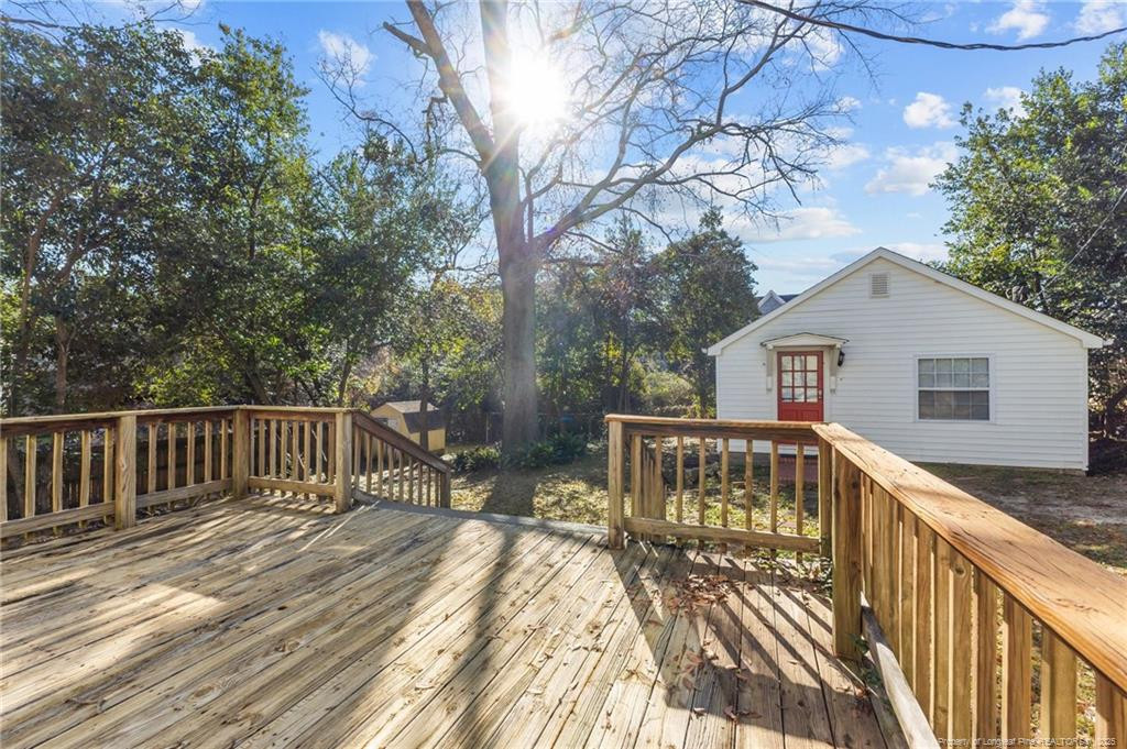 905 Clarendon Street Property Photo 35