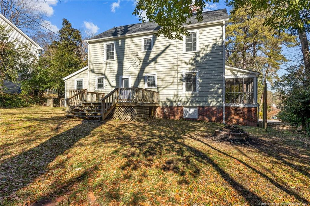 905 Clarendon Street Property Photo 38