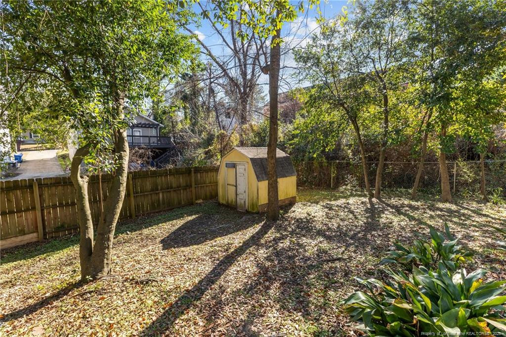 905 Clarendon Street Property Photo 39