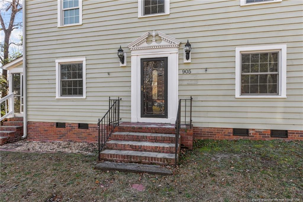 905 Clarendon Street Property Photo 40