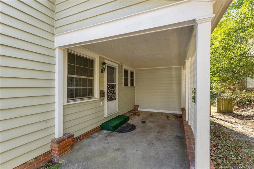 905 Clarendon Street Property Photo 41