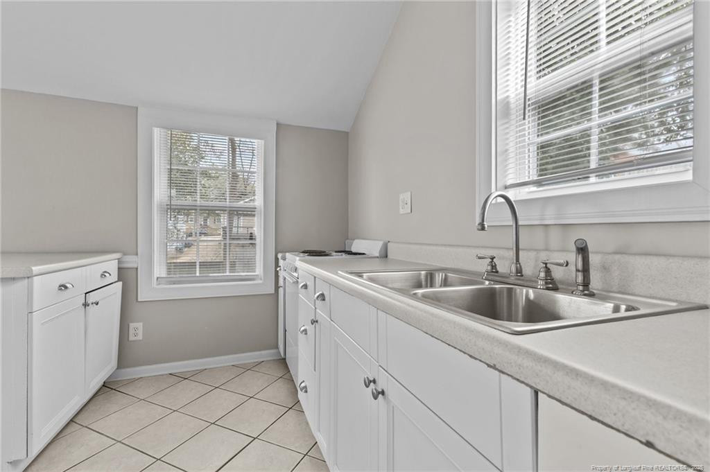 905 Clarendon Street Property Photo 49