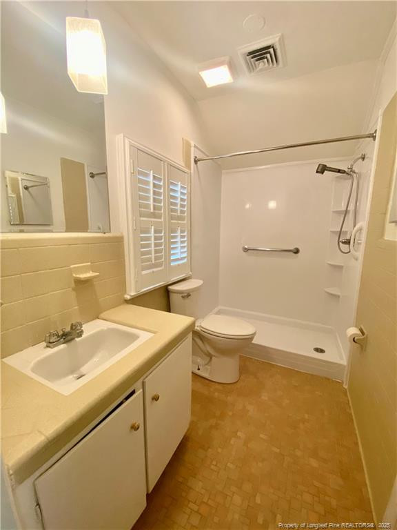 900 1/2 N Chestnut Street Property Photo 8