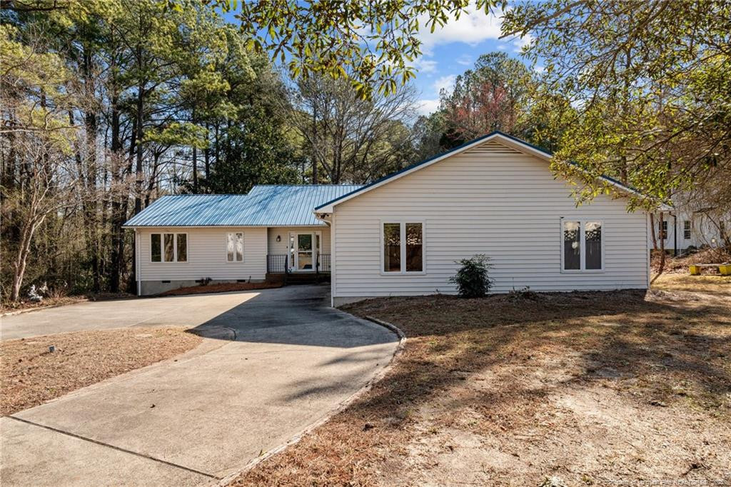 609 Dove Court Property Photo